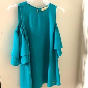 MK shoulder cut out top